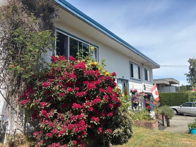 2535 Holyrood Dr, 1039083, BC,