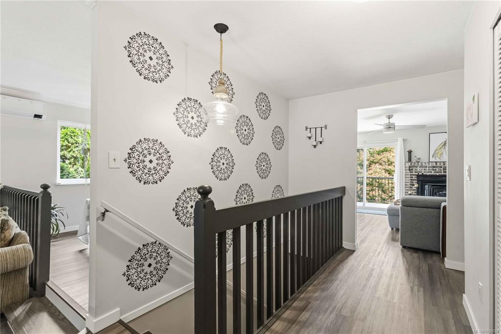 Fifth View of 584 Stornoway Dr, Colwood, BC, V9C 3J8