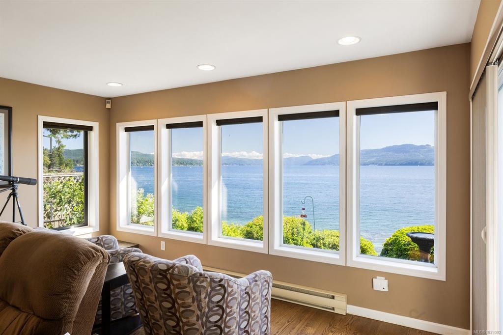 Third View of 10652 Madrona Dr, North Saanich, BC, V8L 5L8
