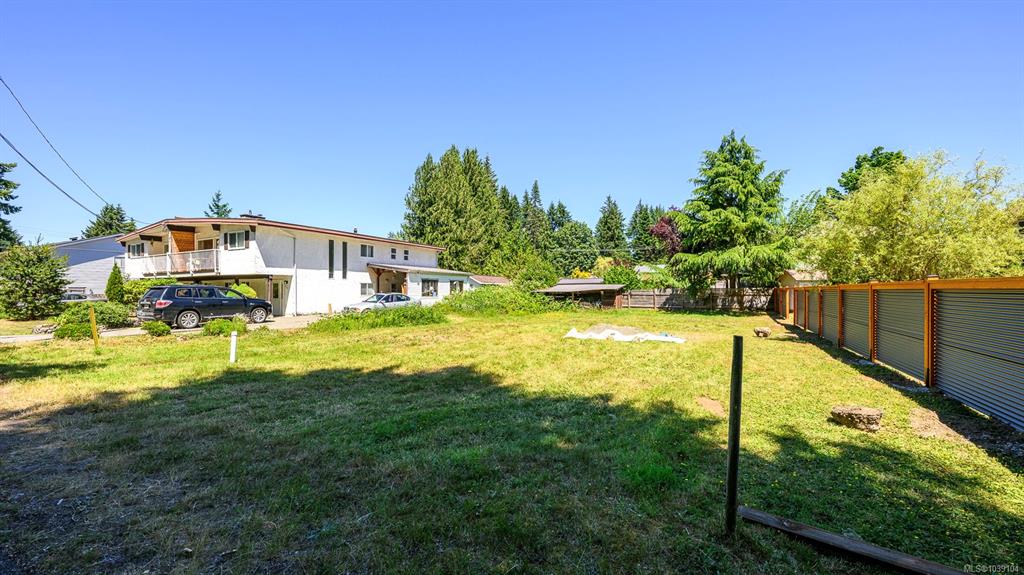 Third View of 460 Willemar Ave, Courtenay, BC, V9N 3L6