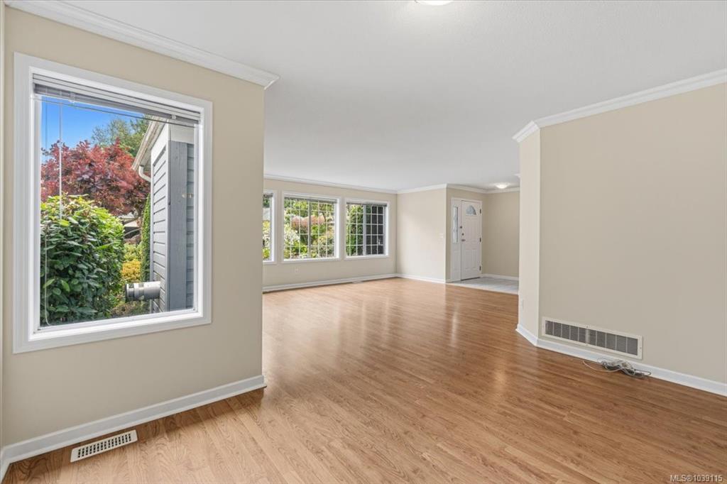 Fifth View of 506 Seaward Way, Qualicum Beach, BC, V9K 1T8