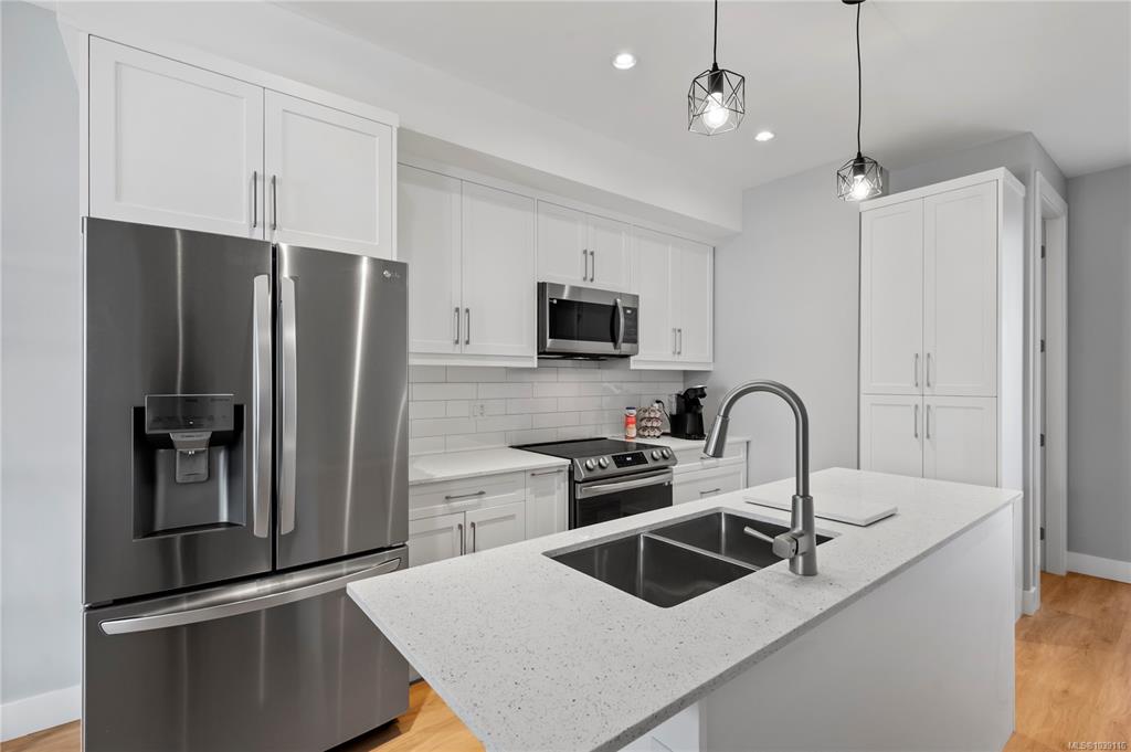 Fifth View of 2830 Sybronden Rd, Langford, BC, V9B 4A6
