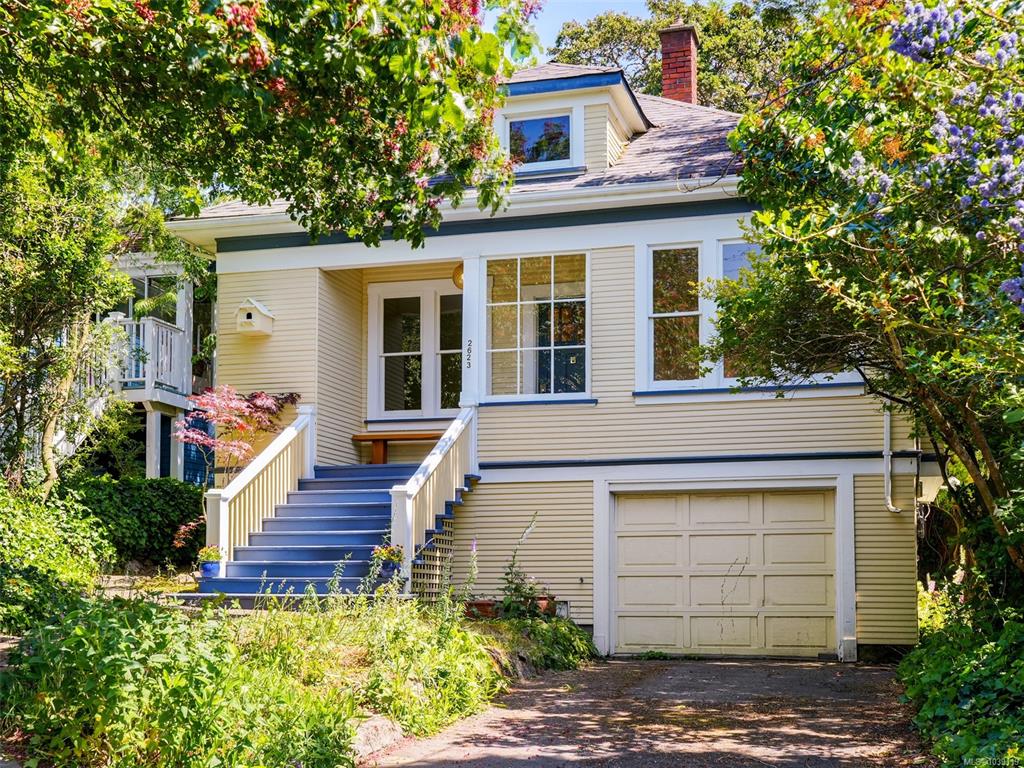 Second View of 2623 Mt Stephen Ave, Victoria, BC, V8T 3L5