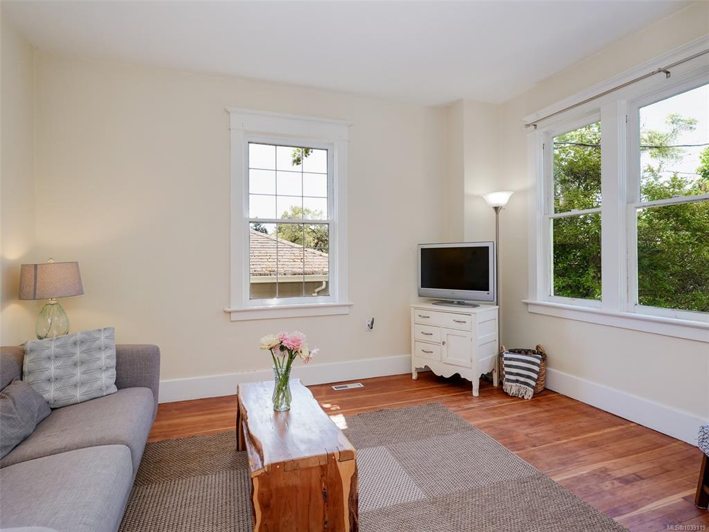 Fifth View of 2623 Mt Stephen Ave, Victoria, BC, V8T 3L5