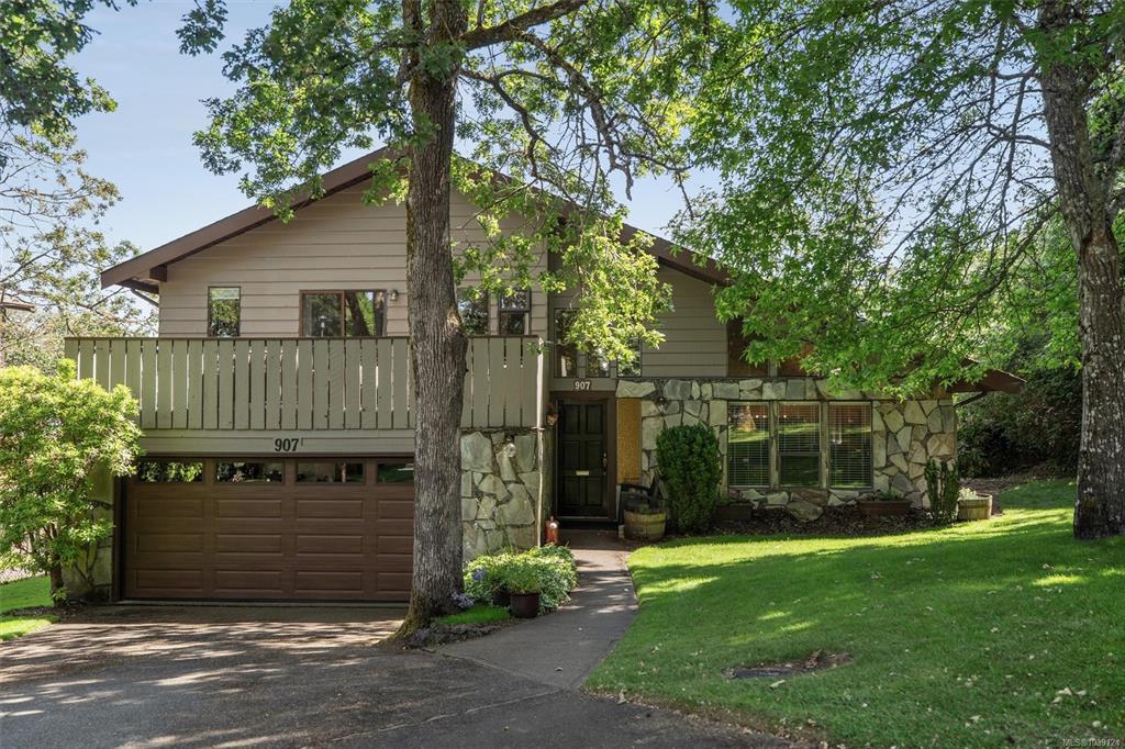 907 Woodhall Dr, 1039124, BC,