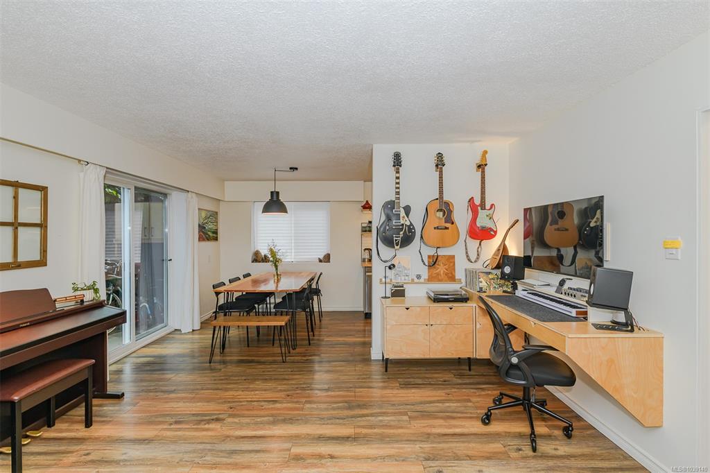 Fifth View of 840 Craigflower Rd, Esquimalt, BC, V9A 2X1