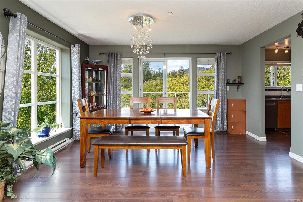 908 Brock Ave, 1039141, BC,
