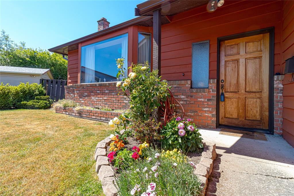 Third View of 10252 Ashby Crt, Sidney, BC, V8L 4X8