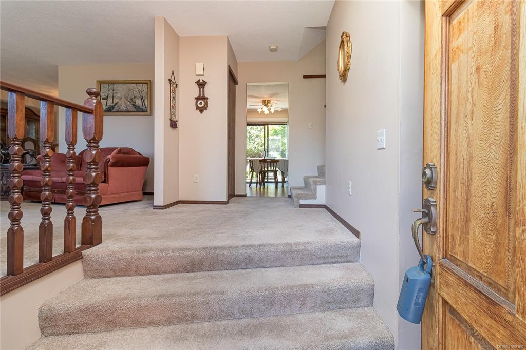 Fourth View of 10252 Ashby Crt, Sidney, BC, V8L 4X8