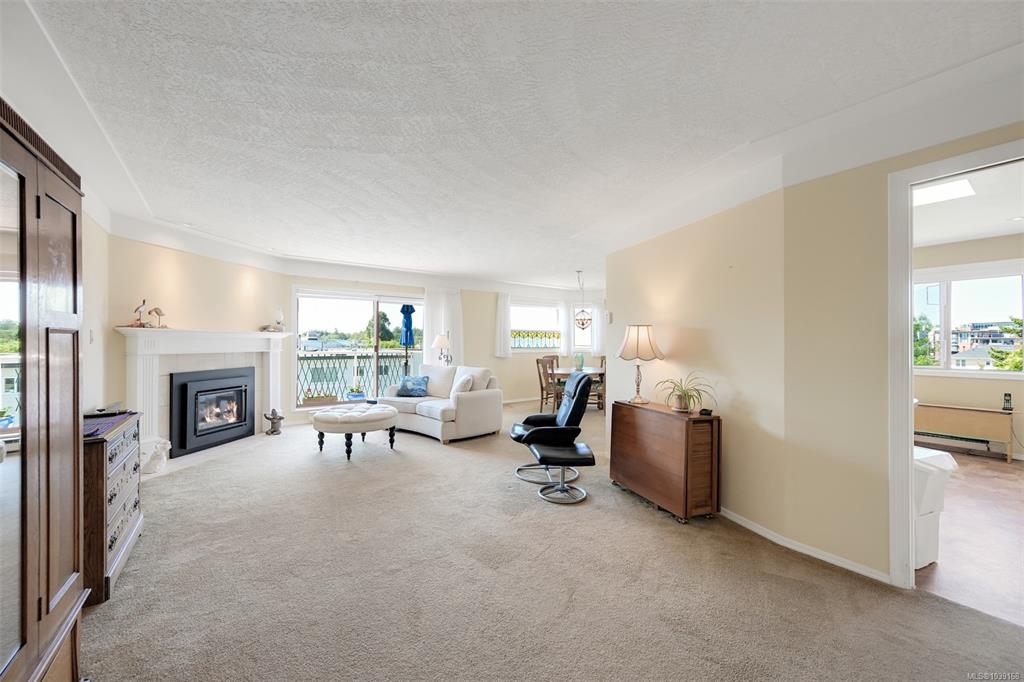 Fourth View of 945 Mcclure St, Victoria, BC, V8V 3E8