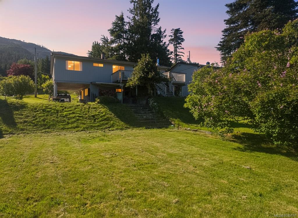 Third View of 221 Spar St, Sayward, BC, V0P 1R0