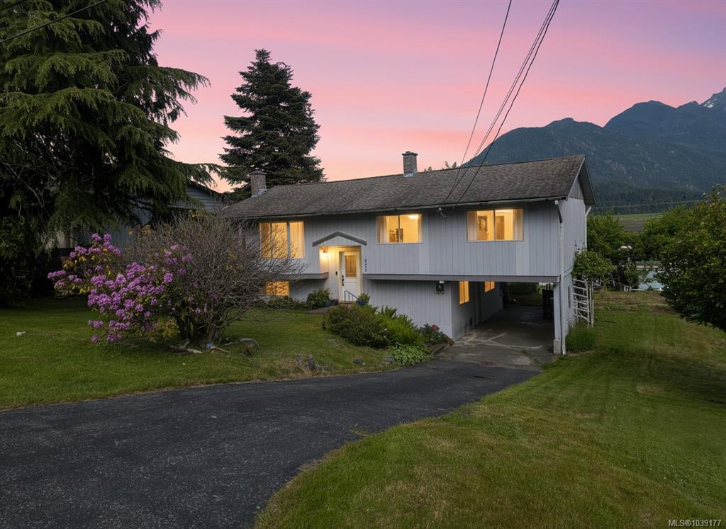 Fifth View of 221 Spar St, Sayward, BC, V0P 1R0
