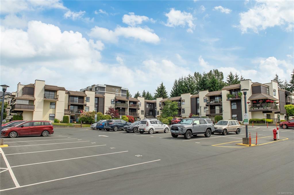 585 Dogwood St, 1039184, BC,
