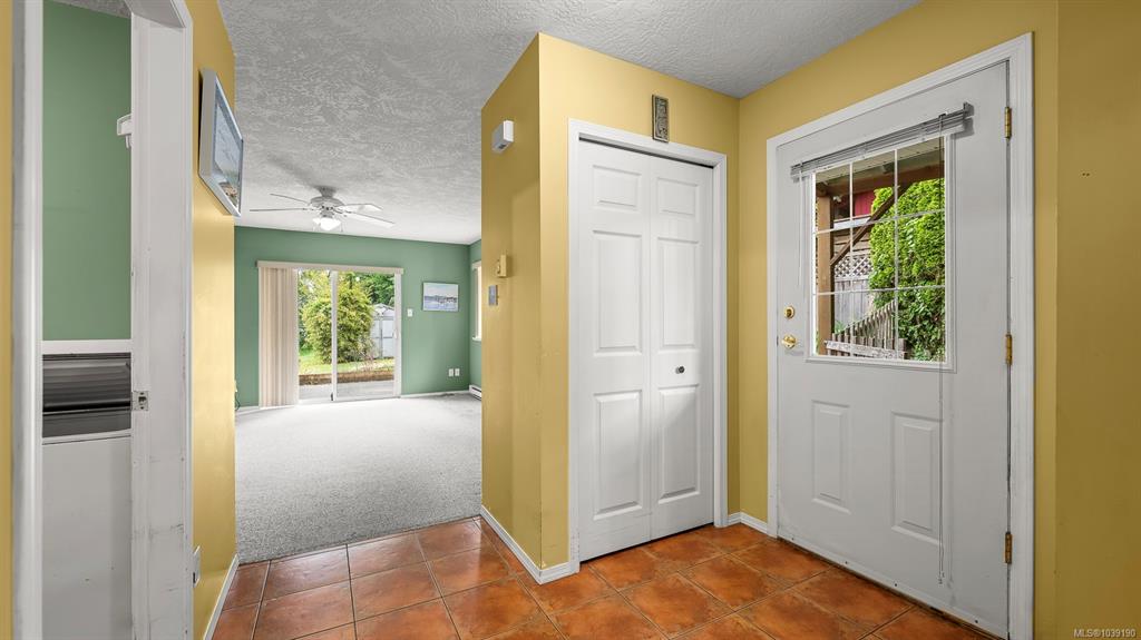 Fourth View of 3351 Crescent St, Cumberland, BC, V0R 1S0