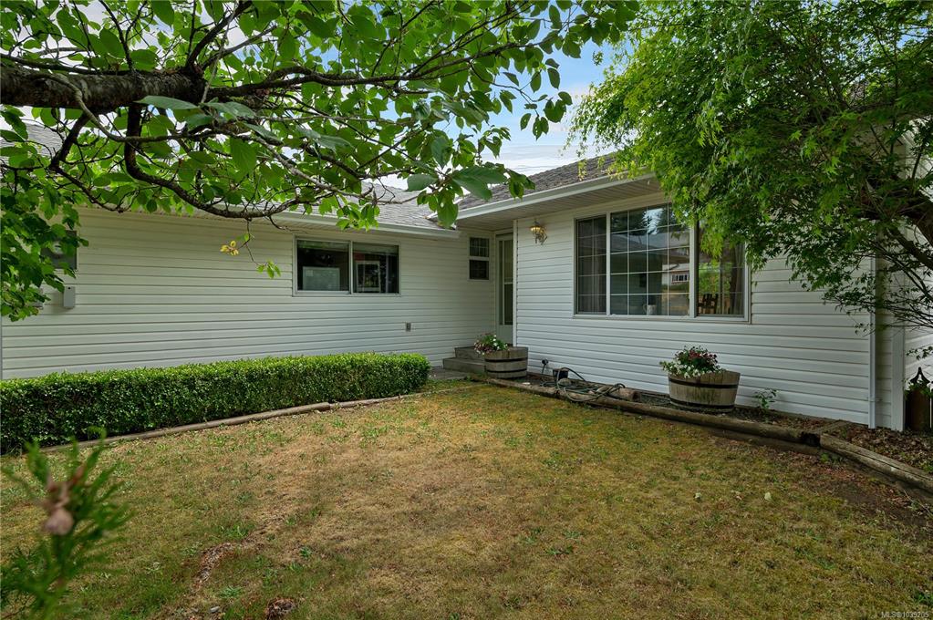 755 Kit Cres, 1039205, BC,