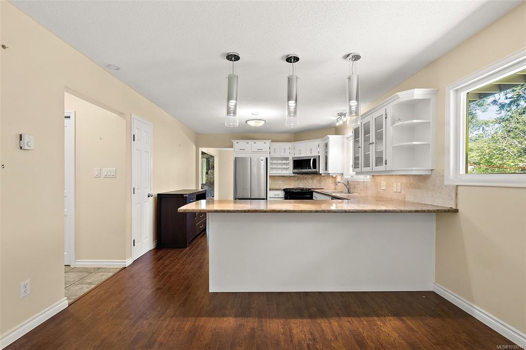 Fourth View of 1094 Sluggett Rd, Central Saanich, BC, V8M 1J1