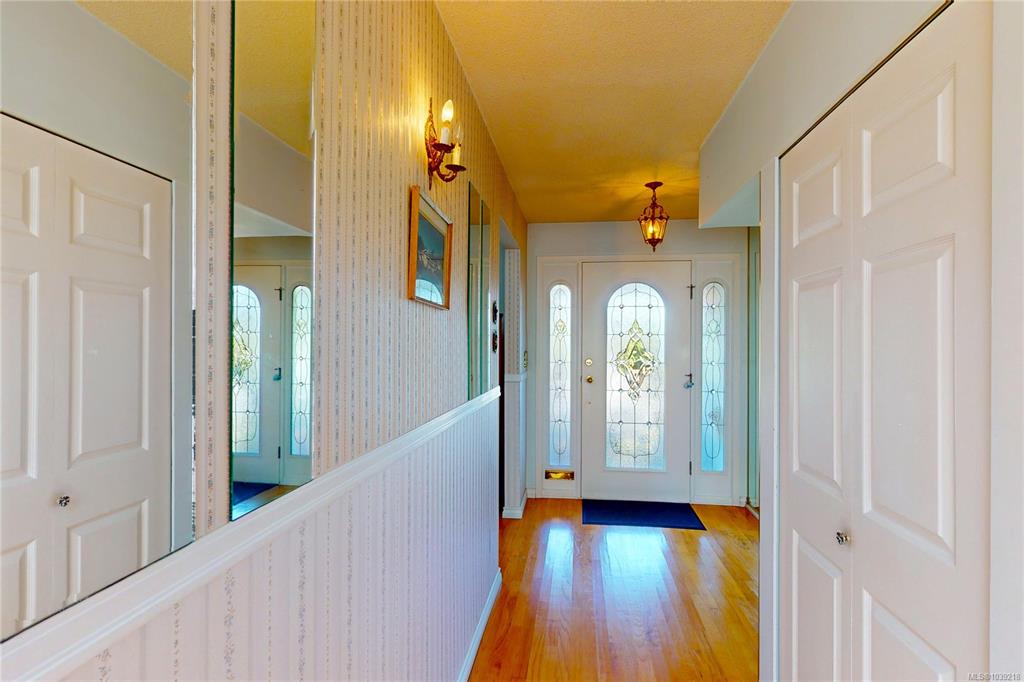 Fifth View of 4878 Sea Ridge Dr, Saanich, BC, V8Y 2R8
