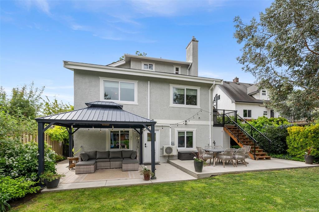 Fourth View of 1360 Mcnair St, Victoria, BC, V8T 2S3
