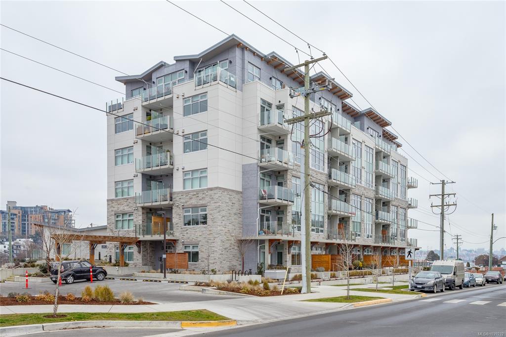 Third View of 916 Lyall St, Esquimalt, BC, V9A 5E6