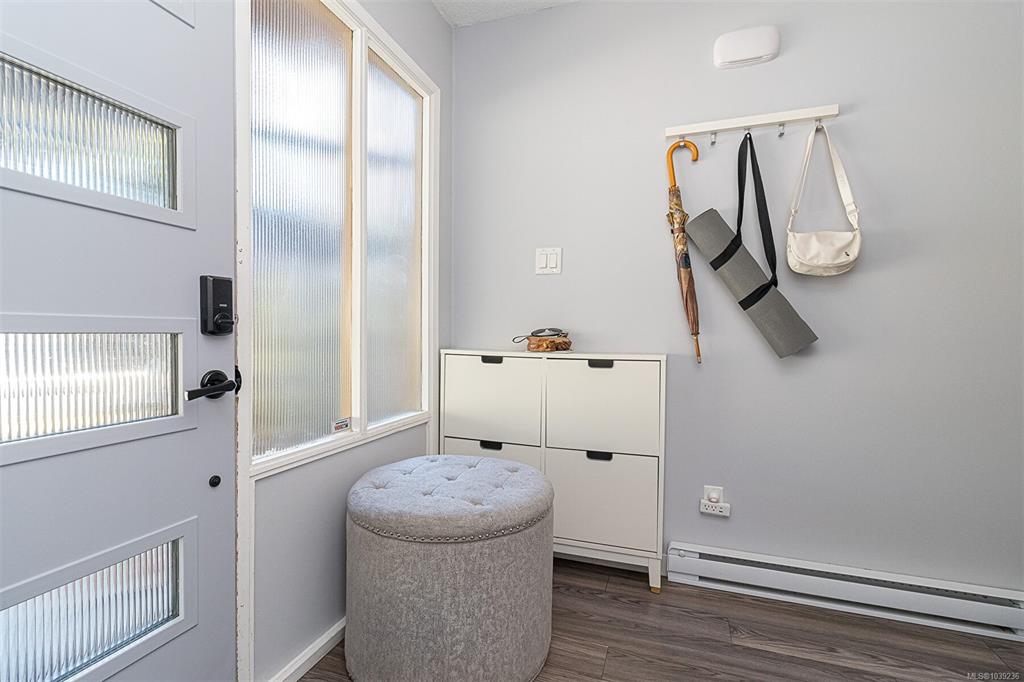 Fifth View of 533 Crossandra Cres, Saanich, BC, V8Z 6G4