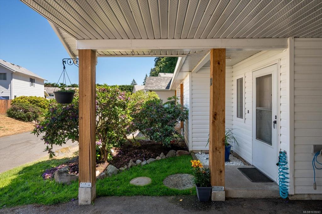 Fifth View of 711 Malone Rd, Ladysmith, BC, V9G 1S4