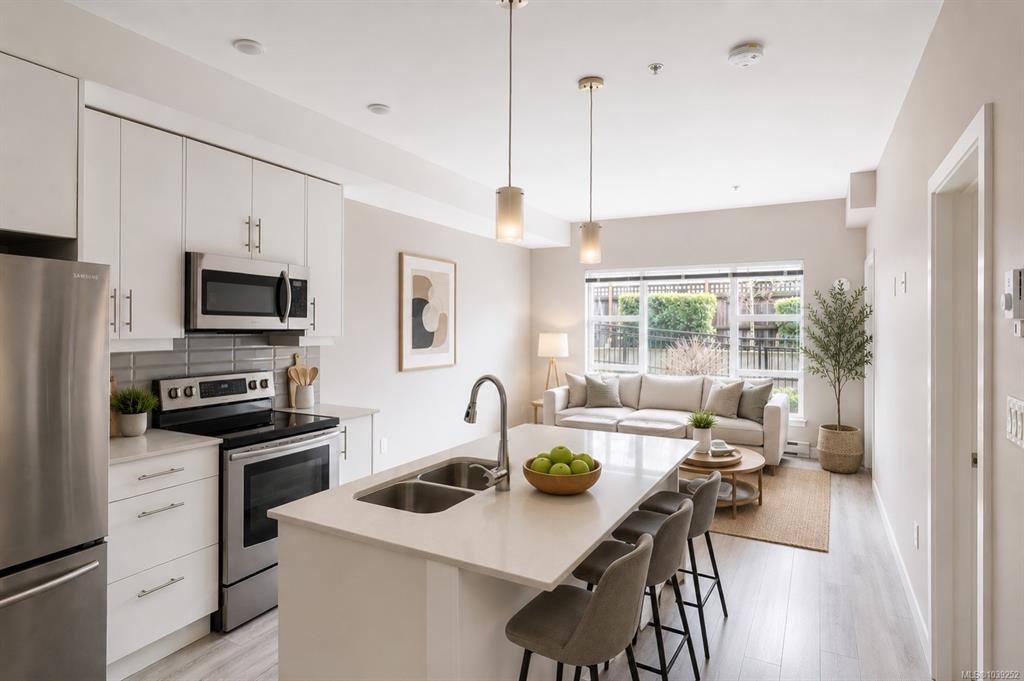 1020 Inverness Rd, 1039252, BC,