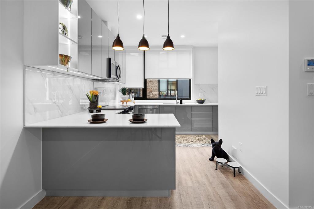 Fifth View of 916 Orono Ave, Langford, BC, V9B 2T9