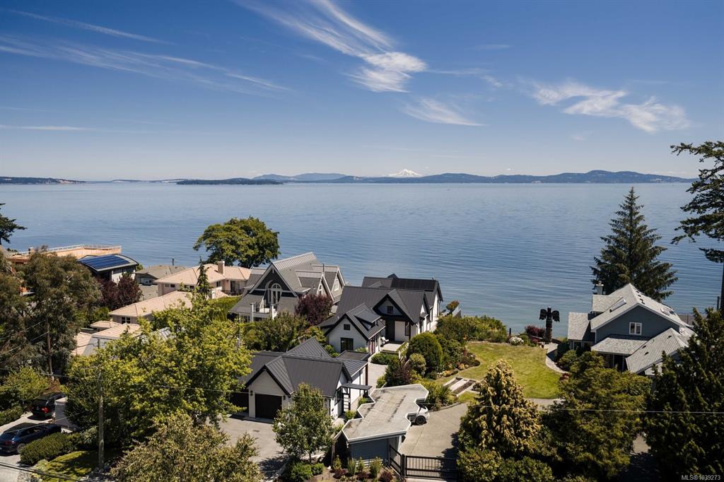 Third View of 5351 Parker Ave, Saanich, BC, V8Y 2N1