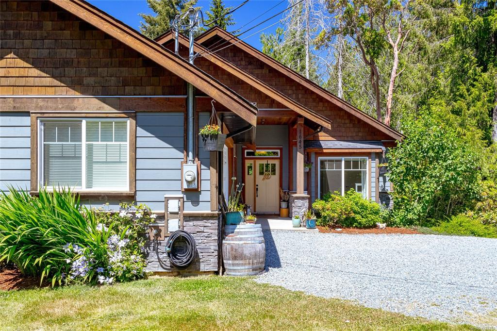 Third View of 1645 Jersey Rd, Shawnigan Lake, BC, V8H 3A8