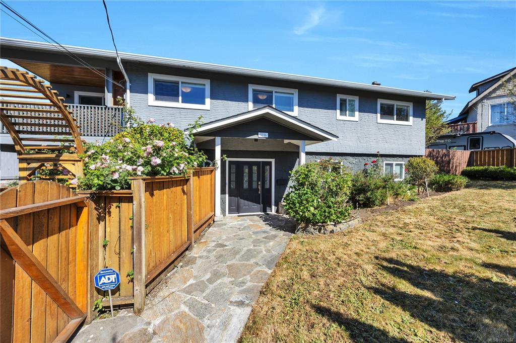 Fifth View of 3236 Cedar Hill Rd, Saanich, BC, V8P 3Y3