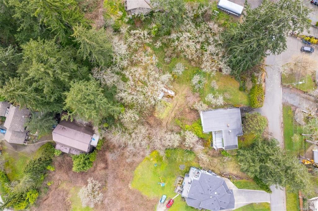 Third View of 3961 Helen Rd, Saanich, BC, V8Z 5C5