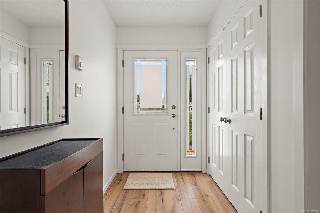 Fifth View of 2740 Stautw Rd, Central Saanich, BC, V8M 0A8