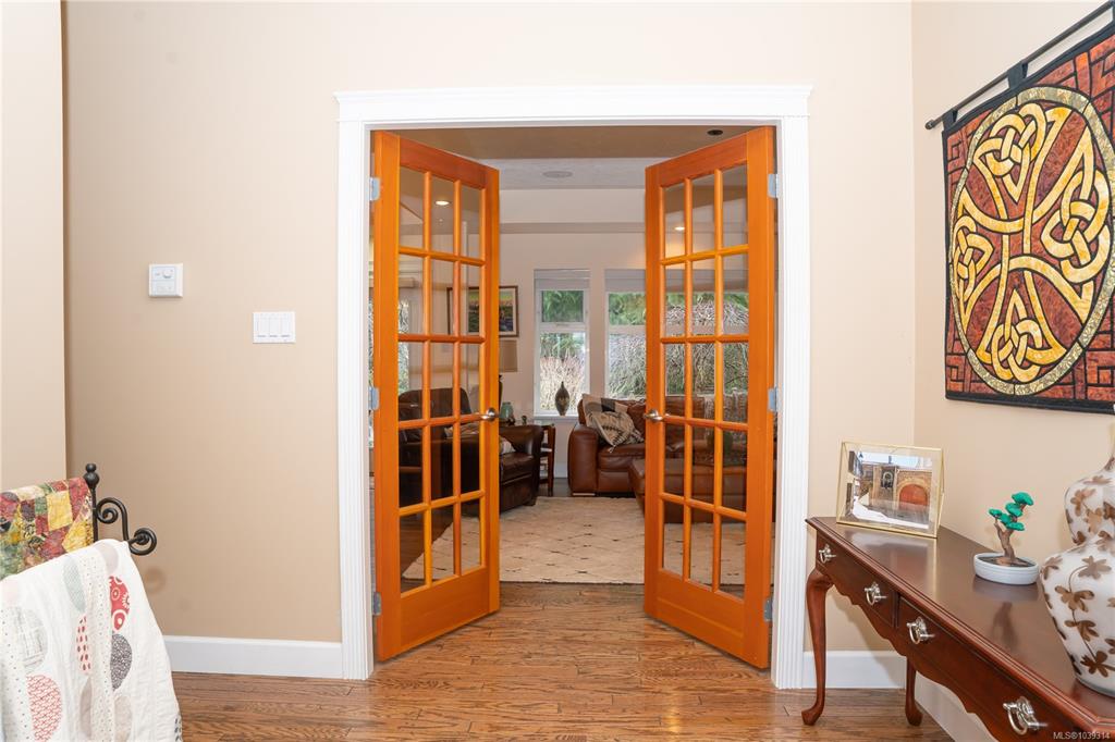 Fifth View of 2514 Kinnoull Cres, Mill Bay, BC, V8H 1H3