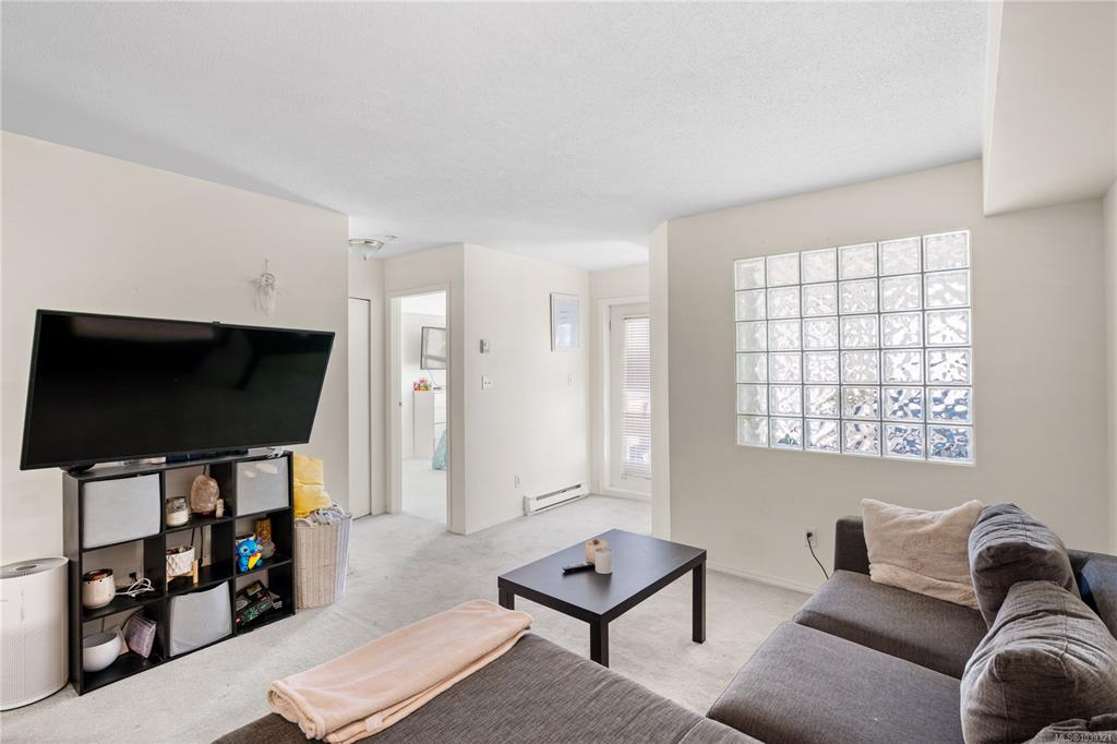 Fifth View of 2560 Wark St, Victoria, BC, V8T 4G8