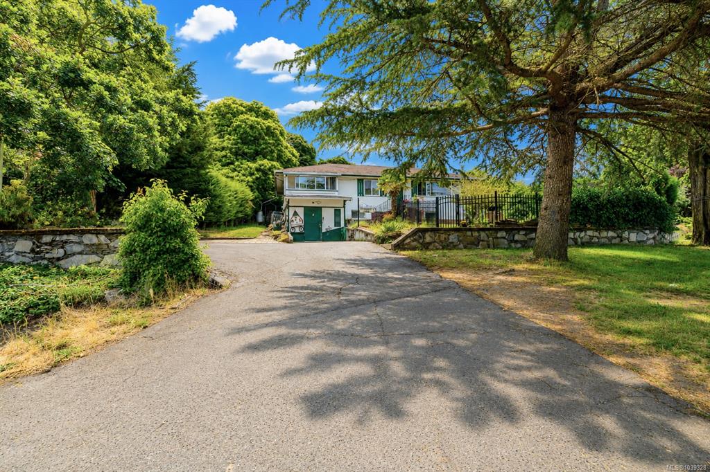 3803 Merriman Dr, 1039328, BC,