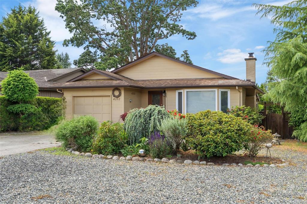 4252 Panorama Dr, 1039334, BC,