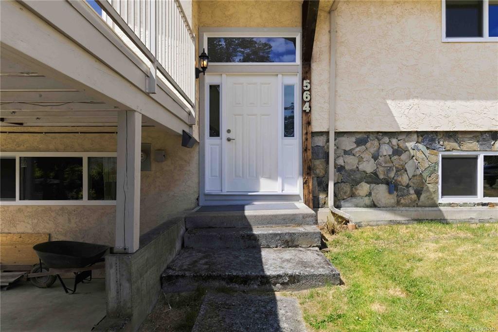 Third View of 564 Oconnell Pl, Saanich, BC, V8Z 2C4