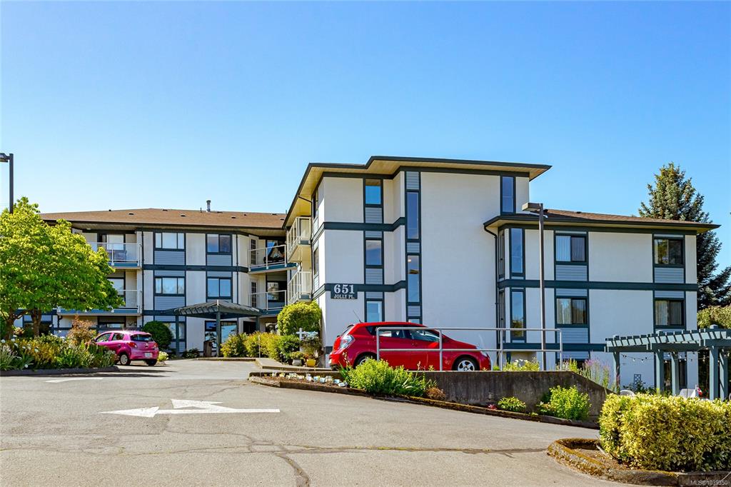 651 Jolly Pl, 1039350, BC,