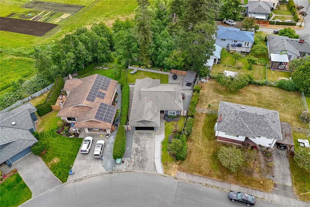 Third View of 4035 Century Rd, Saanich, BC, V8X 2E5