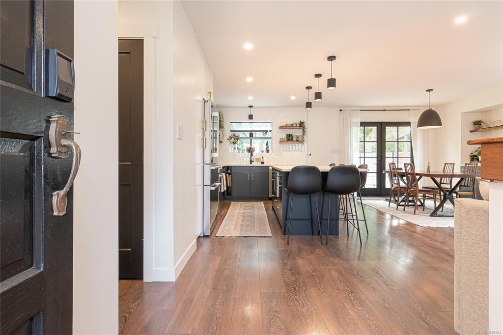 Fifth View of 4035 Century Rd, Saanich, BC, V8X 2E5