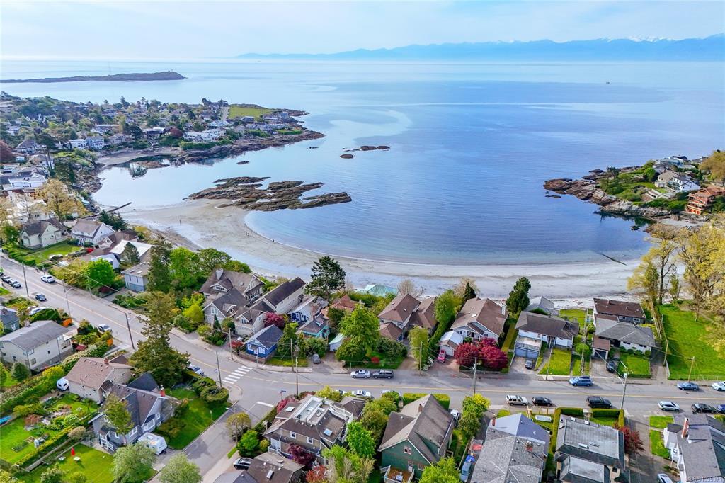 Fifth View of 336 Irving Rd, Victoria, BC, V8S 4A2