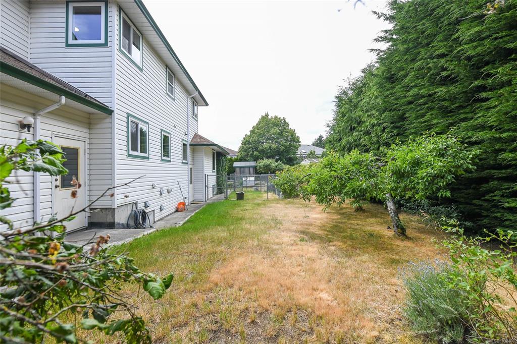 Fourth View of 2112 Stellar Crt, Comox, BC, V9M 3L6