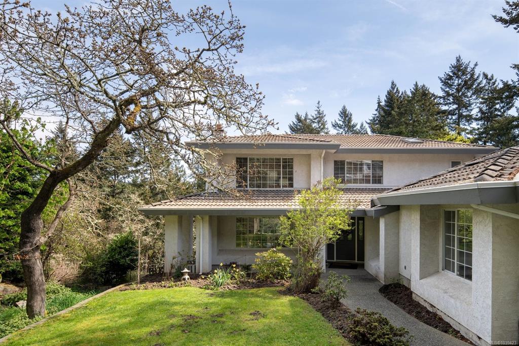 Third View of 4617 Cliffwood Pl, Saanich, BC, V8Y 1B6