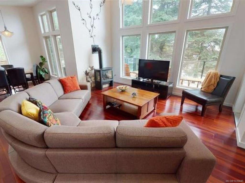 Fifth View of 733 Berry Point Rd, Gabriola Island, BC, V0R 1X1