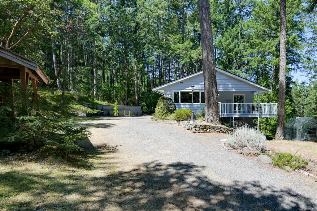 Third View of 1495 Lands End Rd, North Saanich, BC, V8L 5L5