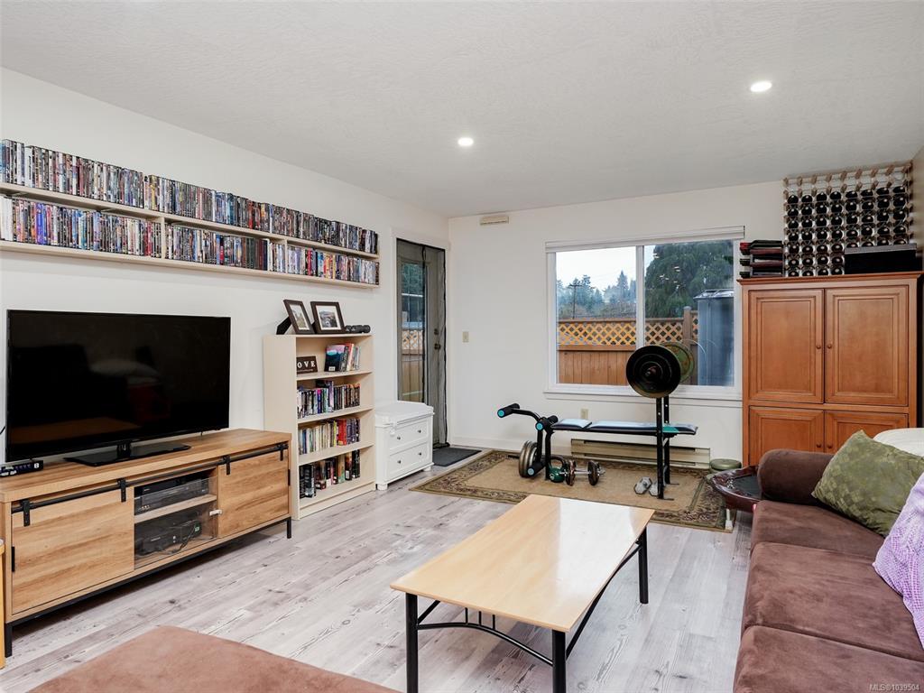 Fourth View of 4125 Interurban Rd, Oak Glen Estates, Saanich, BC, V8Z 4W8