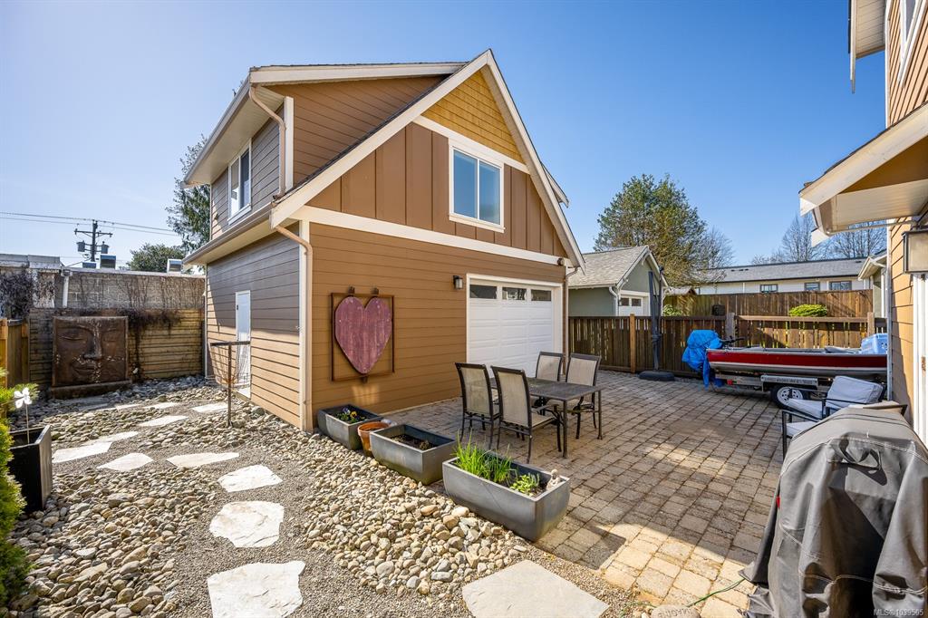 Fourth View of 232 2nd St, Courtenay, BC, V9N 1B7