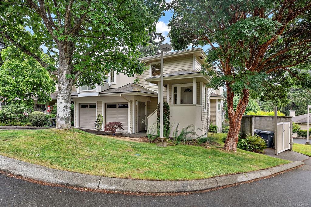 Third View of 850 Parklands Dr, Esquimalt, BC, V9A 7L9