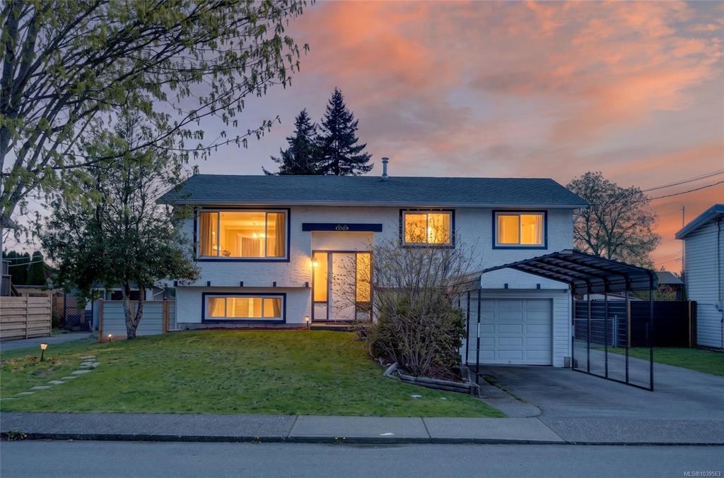 Second View of 1130 21st St, Courtenay, BC, V9N 2B8