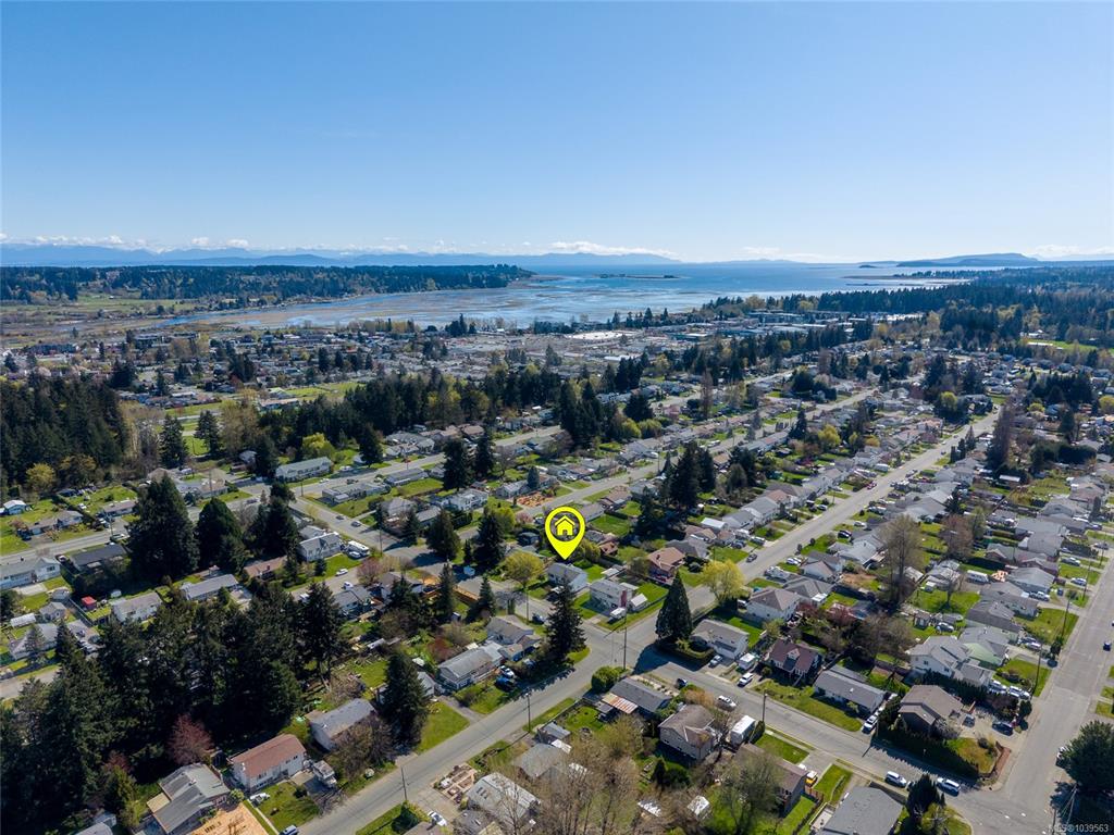 Third View of 1130 21st St, Courtenay, BC, V9N 2B8